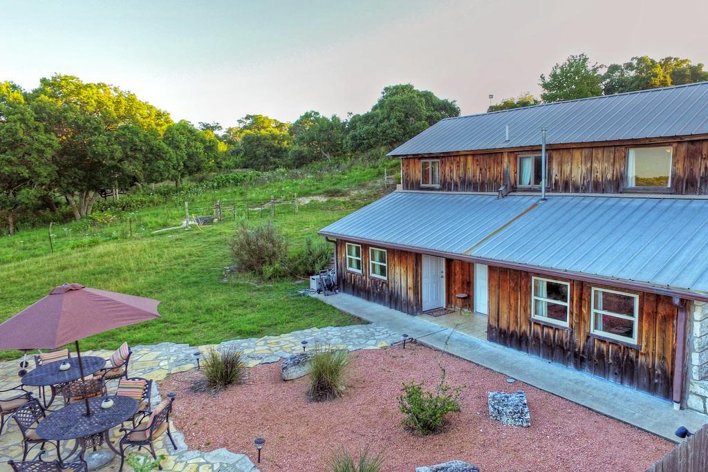 Bed and Breakfast A Barn At The Quarry Fredericksburg Exterior foto